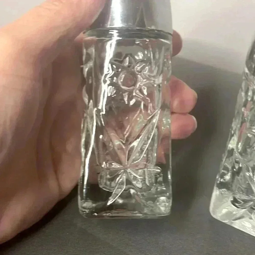 Anchor Hocking Pressed Cut Glass Starburst Salt And Pepper Shaker Set VTG
